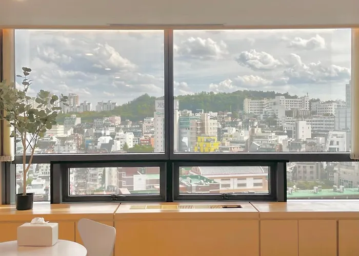 2026best 홍대입구역1분 연남동5분 멋진뷰 넓은룸 짐보관 홍대거리 올리브영1분 Apartment Seoul