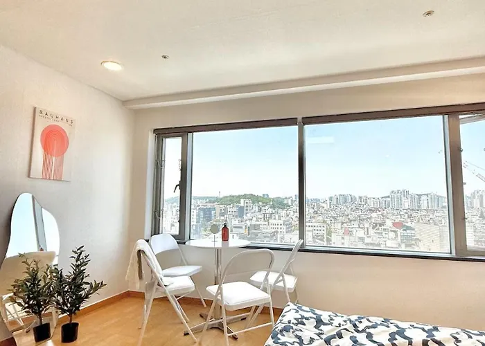 2026best 홍대입구역1분 연남동5분 멋진뷰 넓은룸 짐보관 홍대거리 올리브영1분 Apartment Seoul