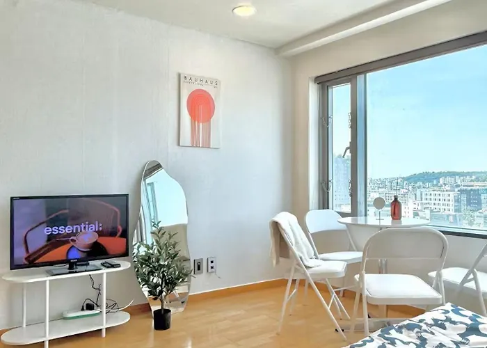 Apartment 2026best 홍대입구역1분 연남동5분 멋진뷰 넓은룸 짐보관 홍대거리 올리브영1분 *