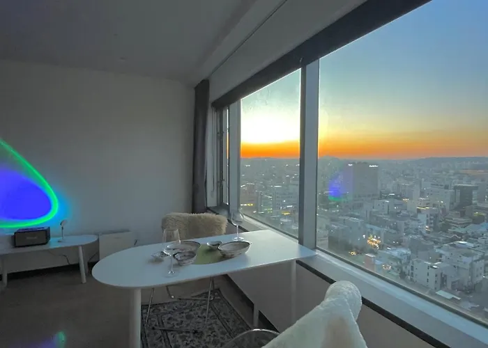 2026best 홍대입구역1분 연남동5분 멋진뷰 넓은룸 짐보관 홍대거리 올리브영1분 Apartment *