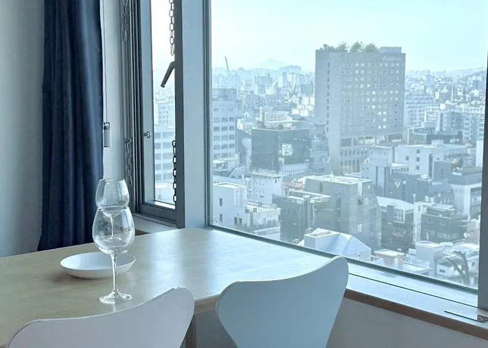 Apartment 2026best 홍대입구역1분 연남동5분 멋진뷰 넓은룸 짐보관 홍대거리 올리브영1분 *