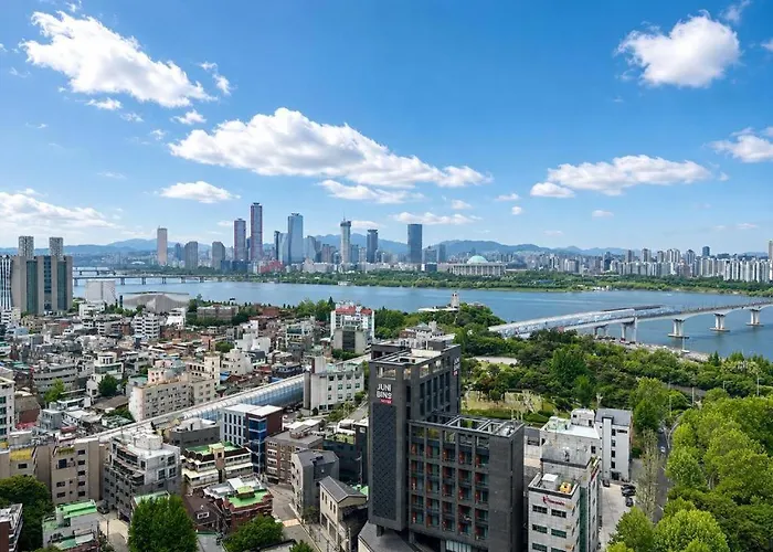 Apartment 홍대입구역1분 연남동5분 멋진전망 넓은공간 짐보관 홍익대쇼핑거리 올리브영1분 2qbed