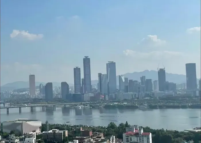 아파트 2026best 홍대입구역1분 연남동5분 멋진뷰 넓은룸 짐보관 홍대거리 올리브영1분 *
