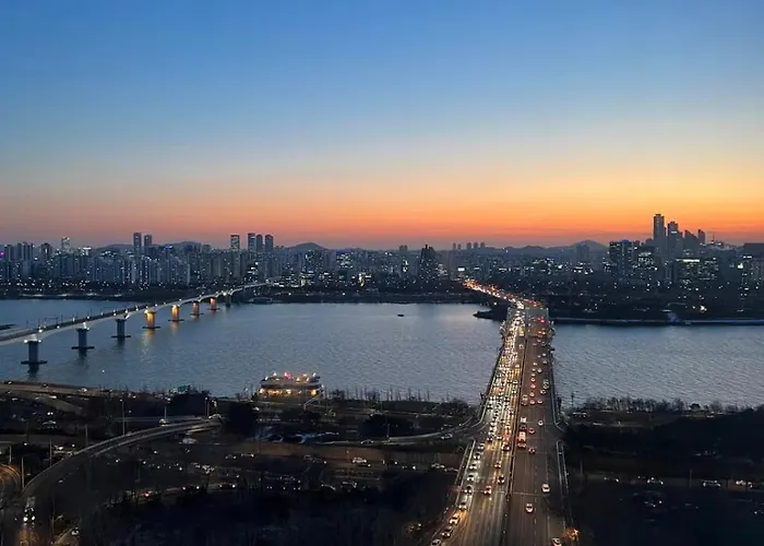 아파트 2026best 홍대입구역1분 연남동5분 멋진뷰 넓은룸 짐보관 홍대거리 올리브영1분 서울특별시